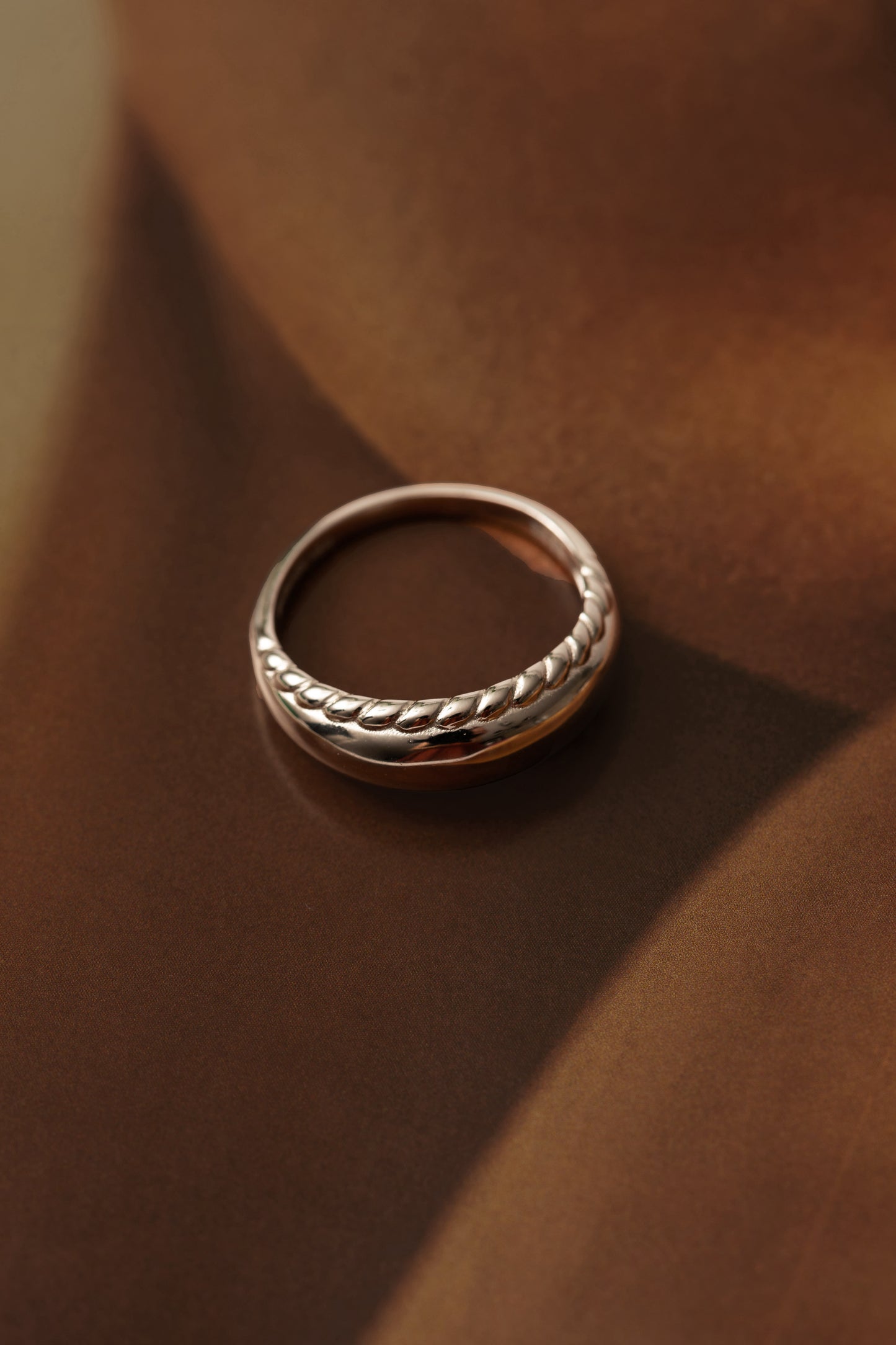 BAGUE DOUCE TORSADÉE