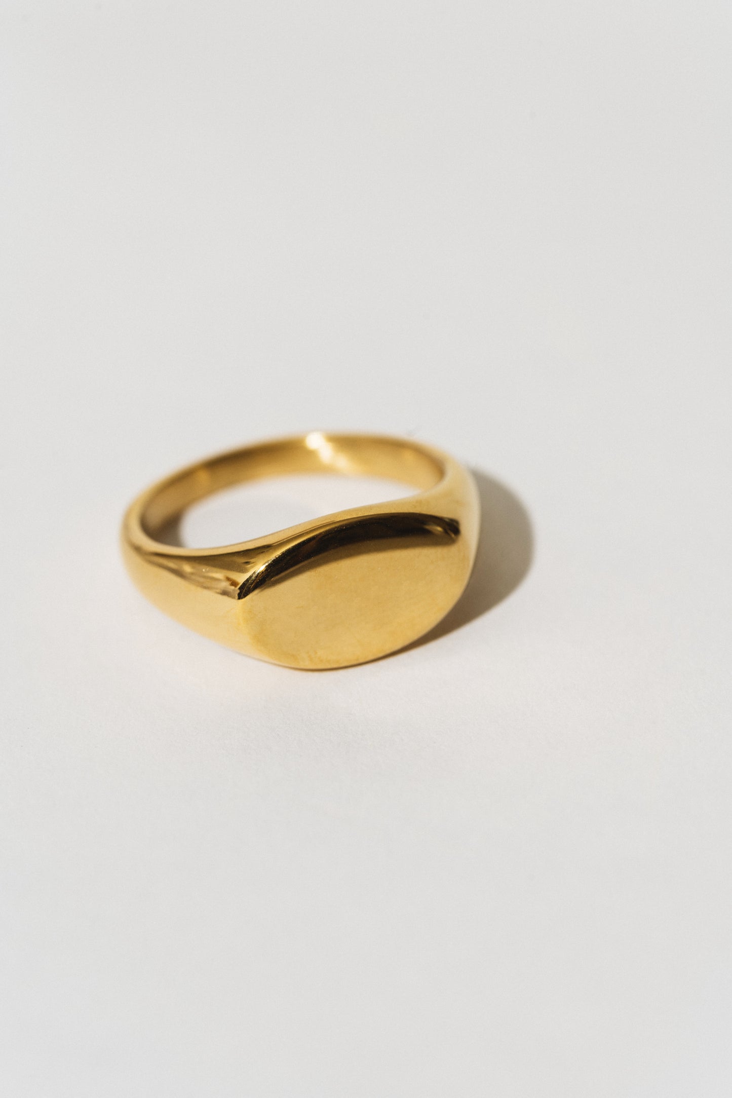 SIGNET GOLD RING