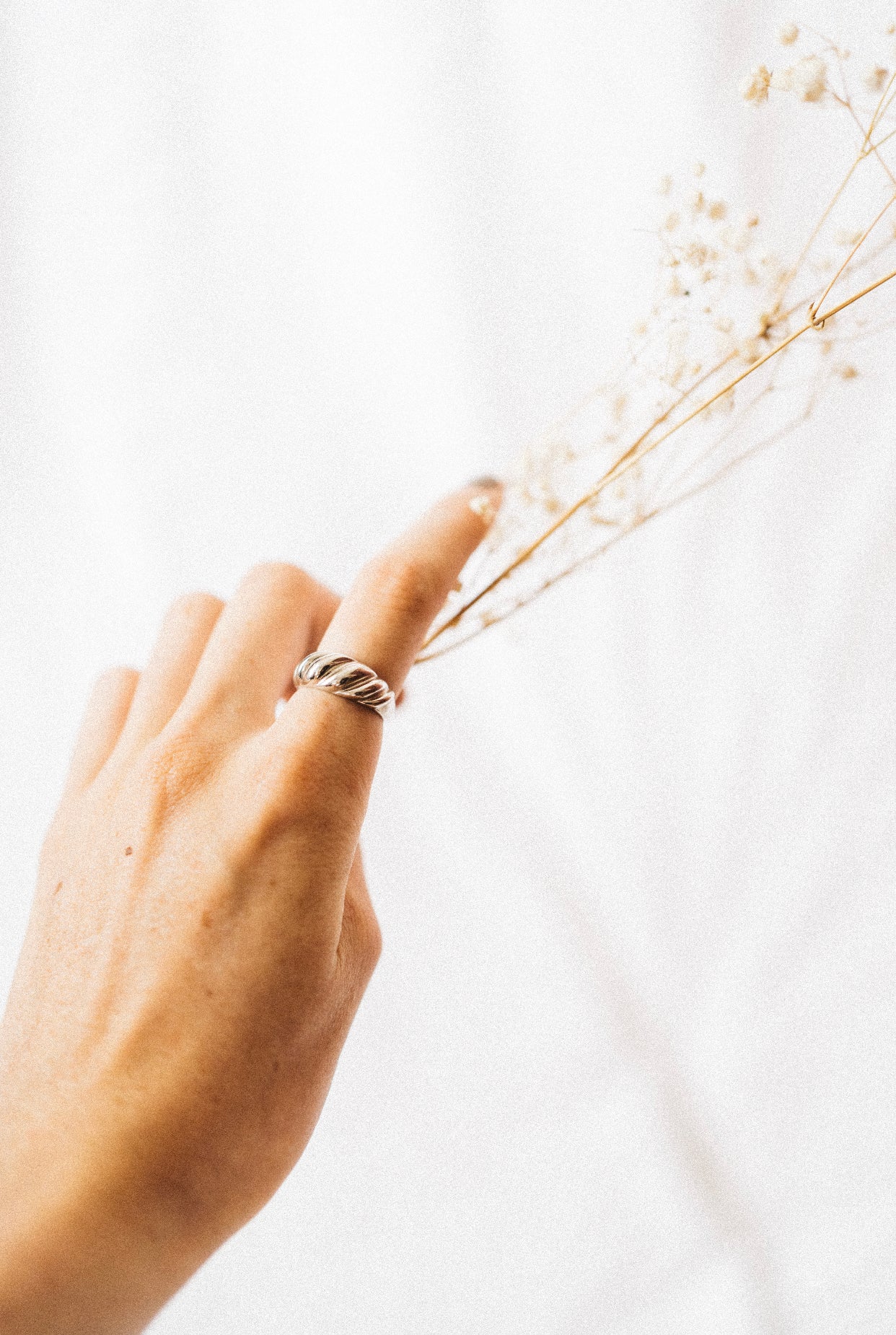 CROISSANT SILVER RING